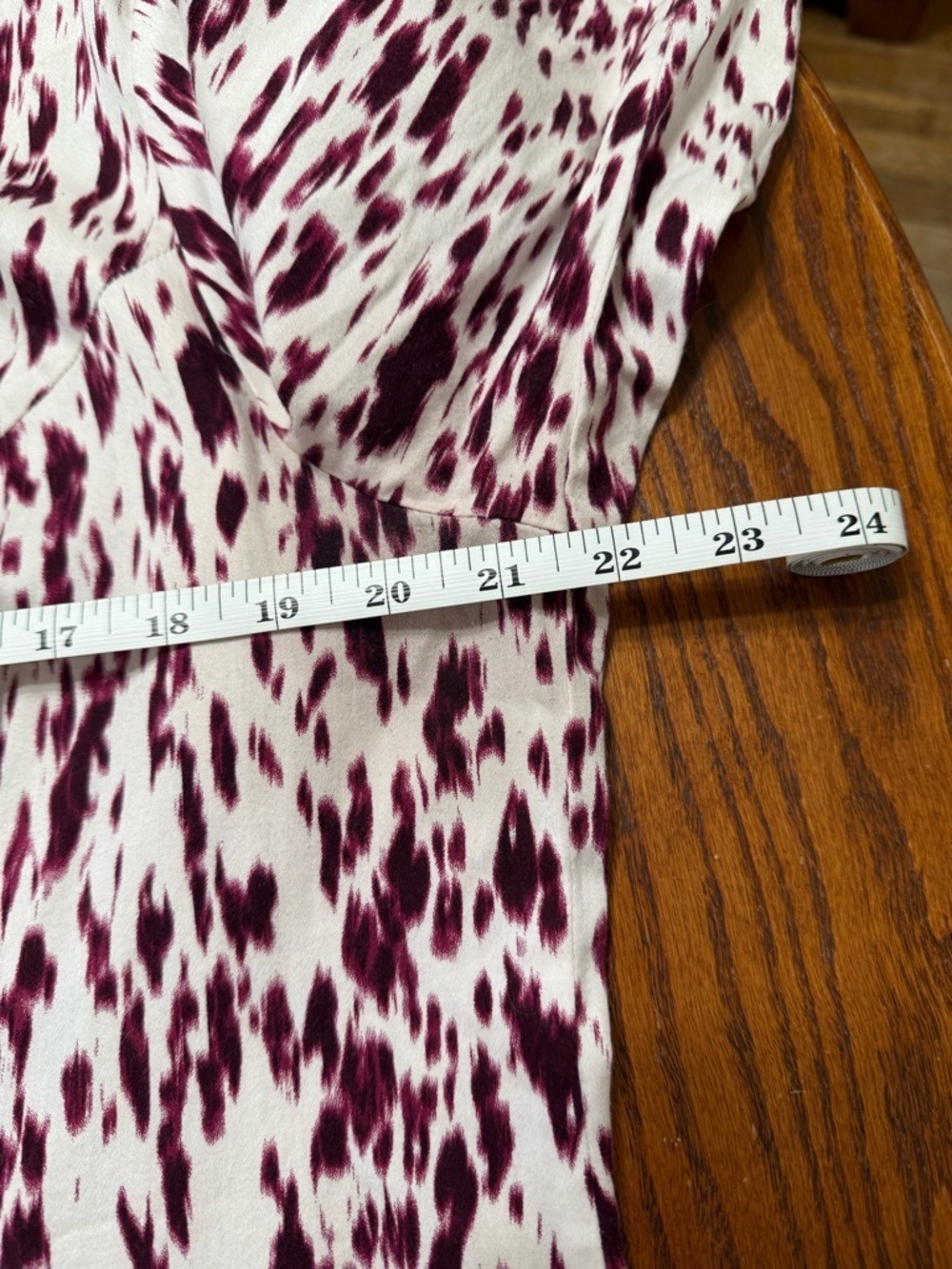 Apt. 9 Patterned White & Maroon Button Down Blouse Size 1X Plus - Picture 6 of 11